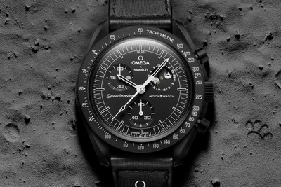 swatch Omega x Swatch Snoopy MISSION TO THE MOONPHASE - NEW MOON